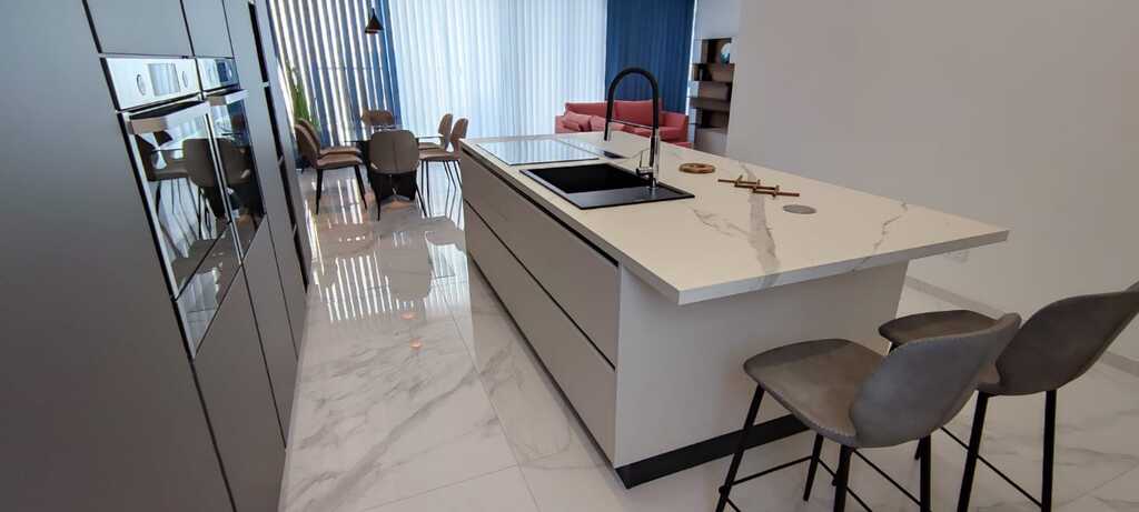 Sliema, Luxury Furnished Penthouse's Image 6