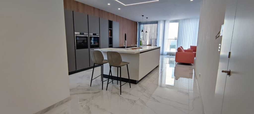 Sliema, Luxury Furnished Penthouse's Image 4