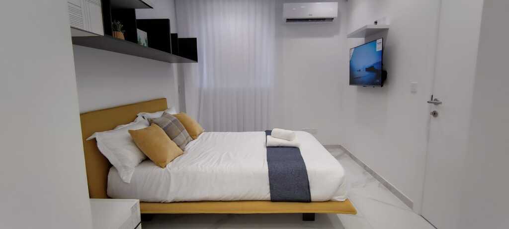 Sliema, Luxury Furnished Penthouse's Image 18
