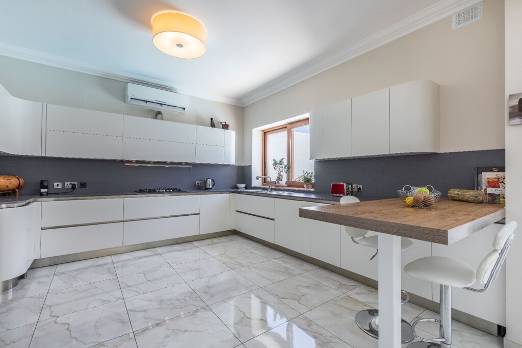 Zebbug Luxury Semi-detached Villa's Image 9