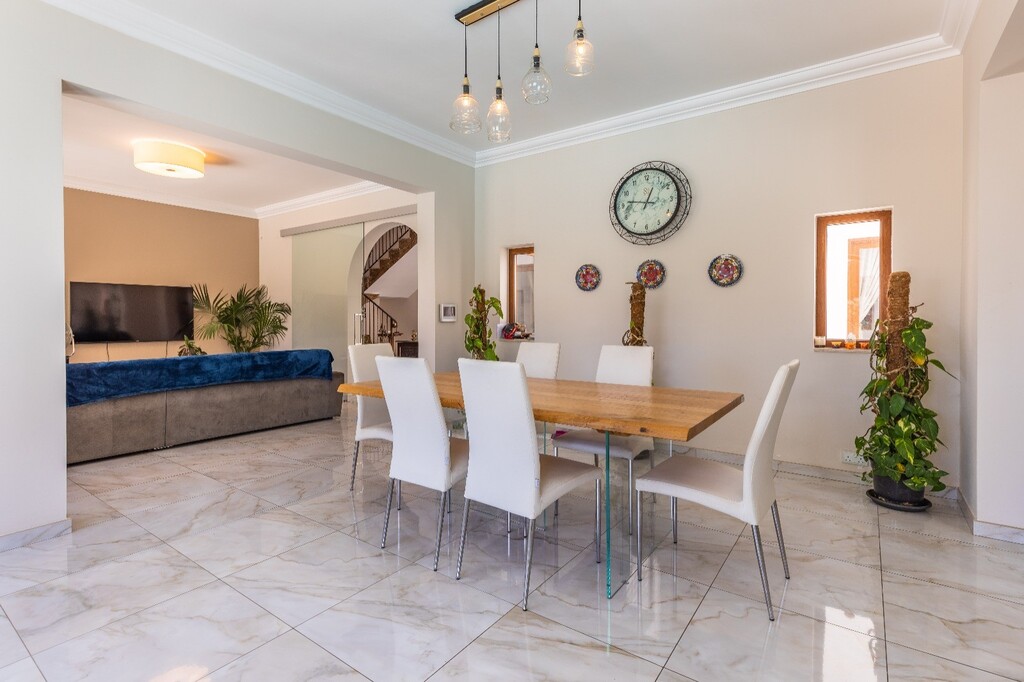 Zebbug Luxury Semi-detached Villa's Image 6