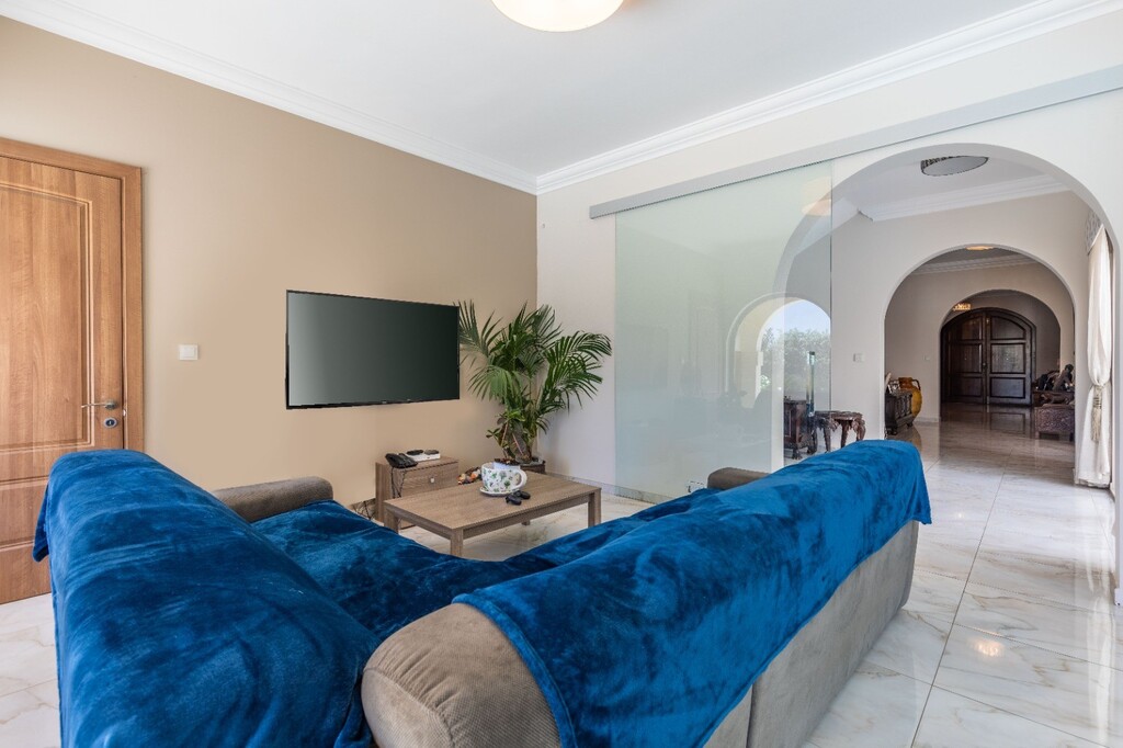 Zebbug Luxury Semi-detached Villa's Image 5