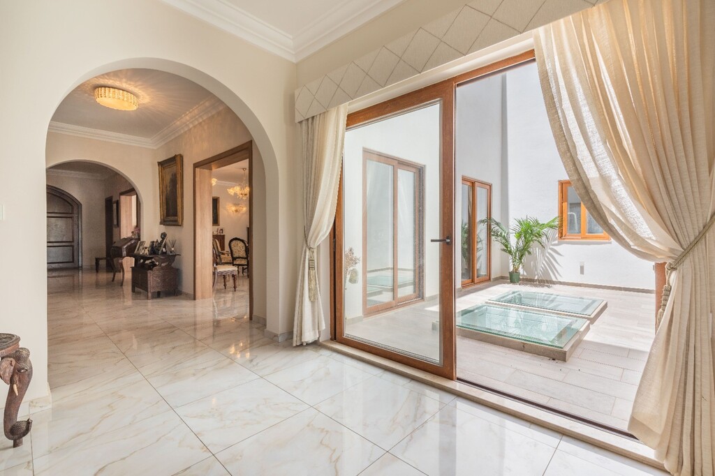 Zebbug Luxury Semi-detached Villa's Image 3