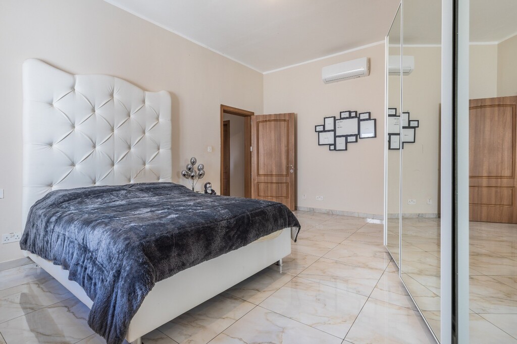 Zebbug Luxury Semi-detached Villa's Image 13