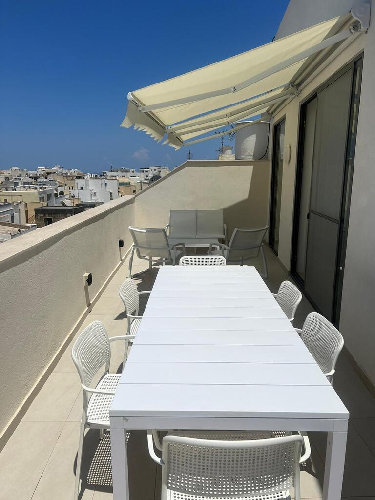 Sliema, Furnished Penthouse's Image 5