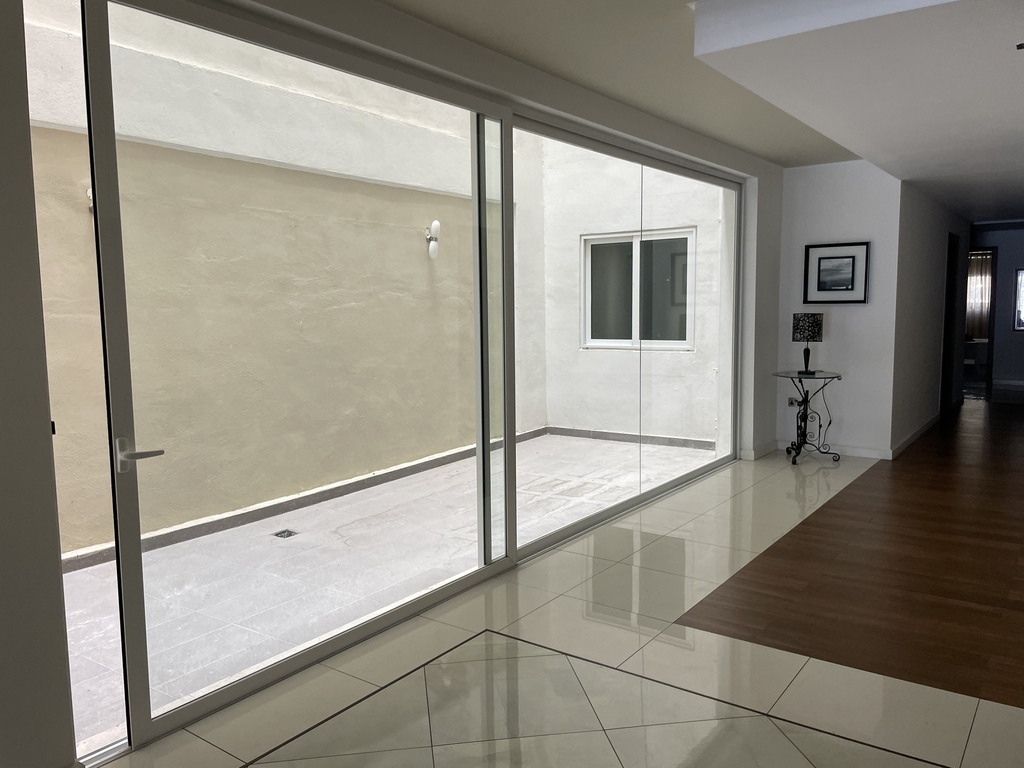 Ta' Xbiex, Seafront Apartment's Image 3
