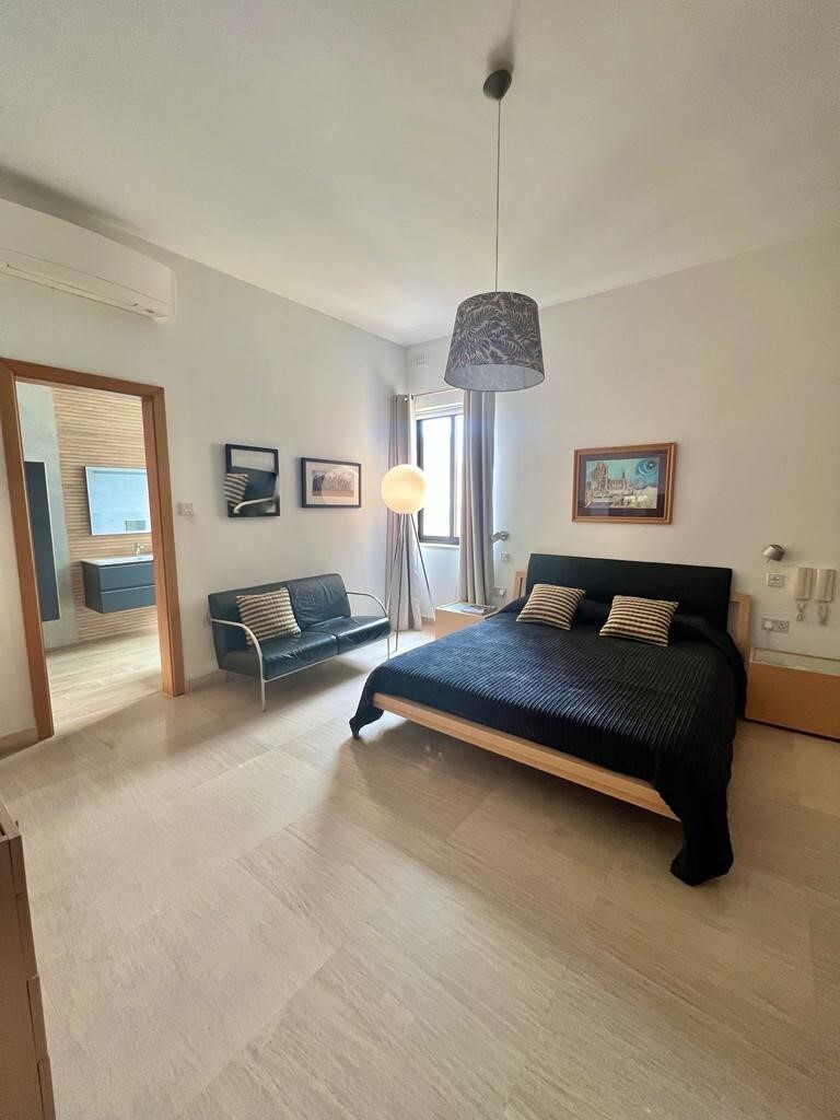 St Julians Seafront Apartment's Image 6