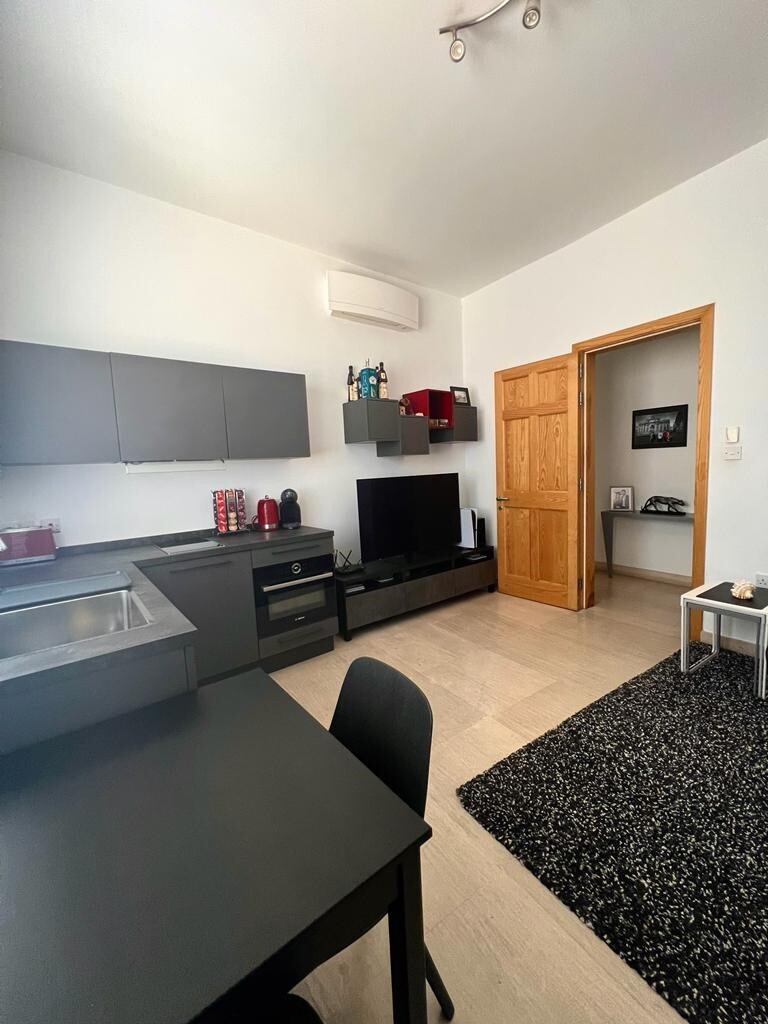St Julians Seafront Apartment's Image 9