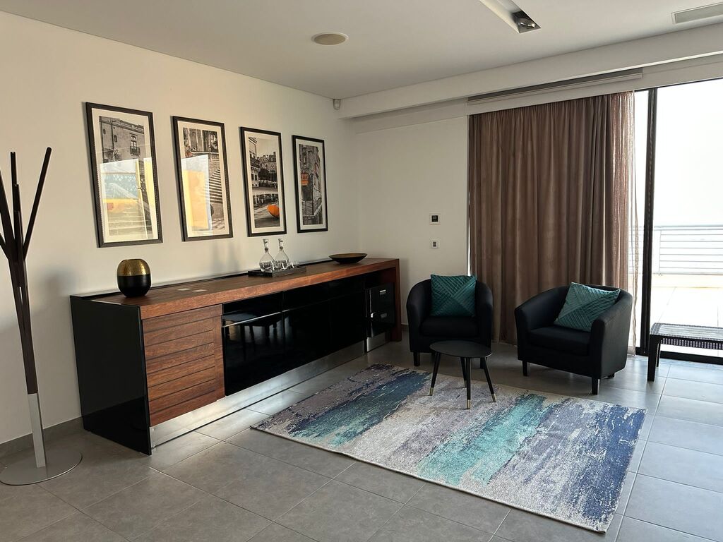 P_006677_Sliema-apartment-to-let