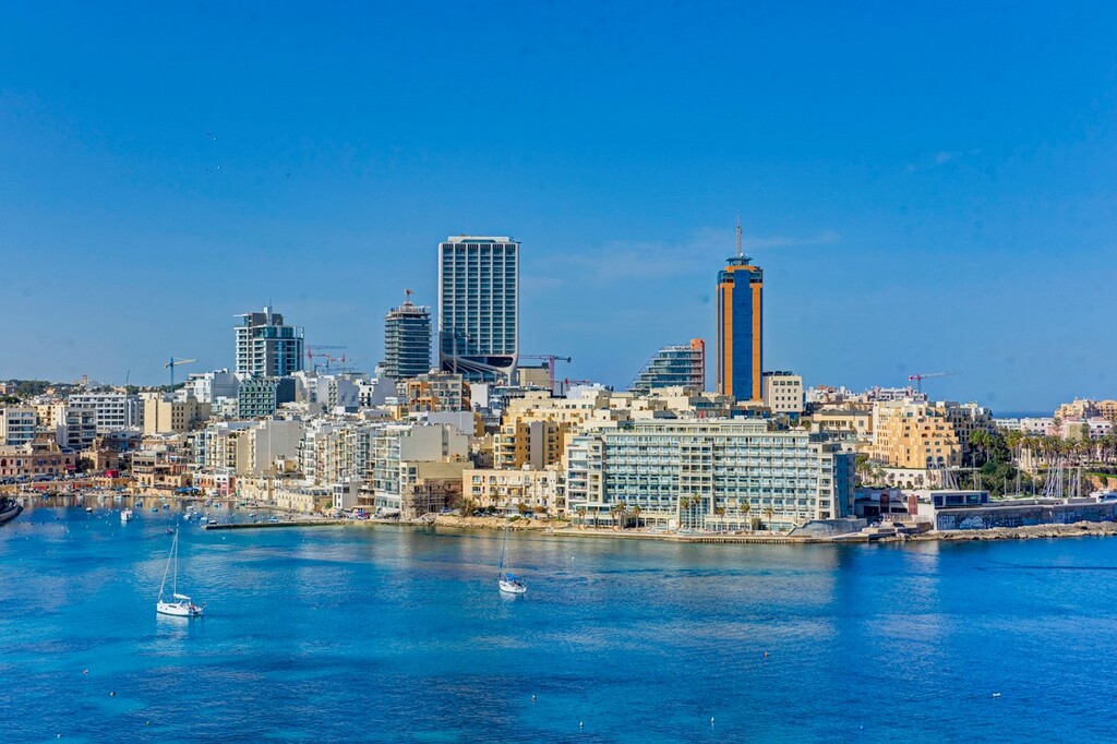 Sliema_apartment_to_let-luxury_property-oyster_christie's