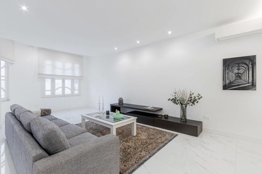 P_006694_Sliema_apartment_to_let