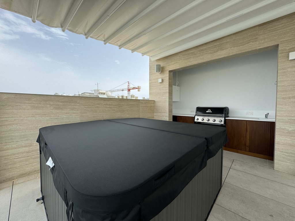 Sliema_penthouse_to_let-sunny_climate-oyster_christie's