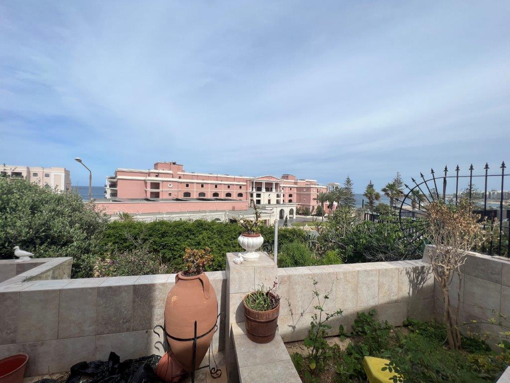 P_006716_St.Julians_apartment_to