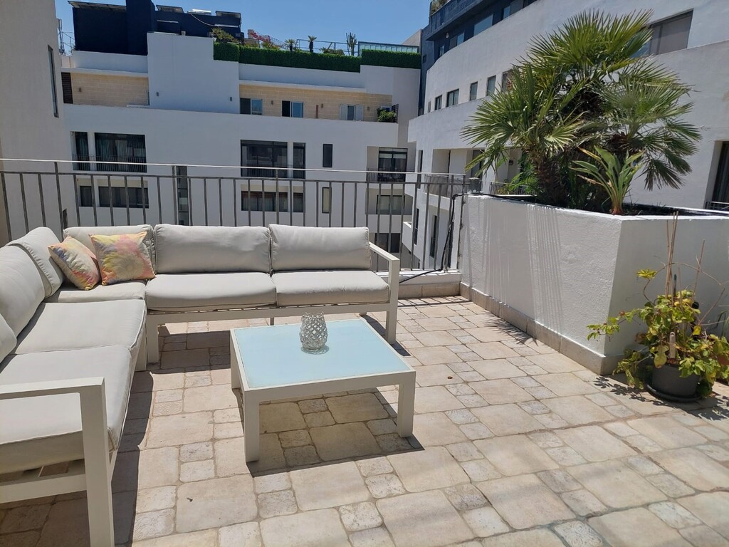 P_006721_Sliema_penthouse_to_let