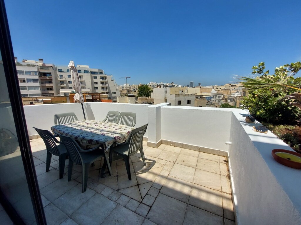 Sliema, Furnished Duplex Penthouse's Image 11