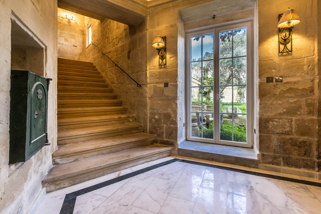 Lija, Stunning Palazzo's Image 4