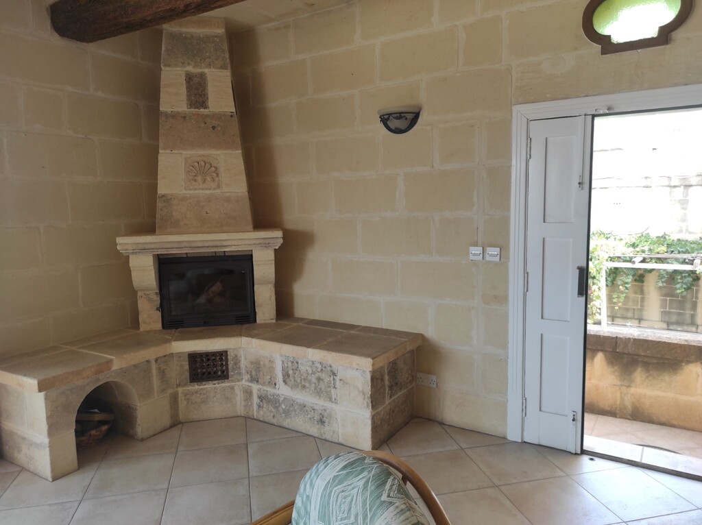 P_006840_Xaghra-villa-to-let-4-o