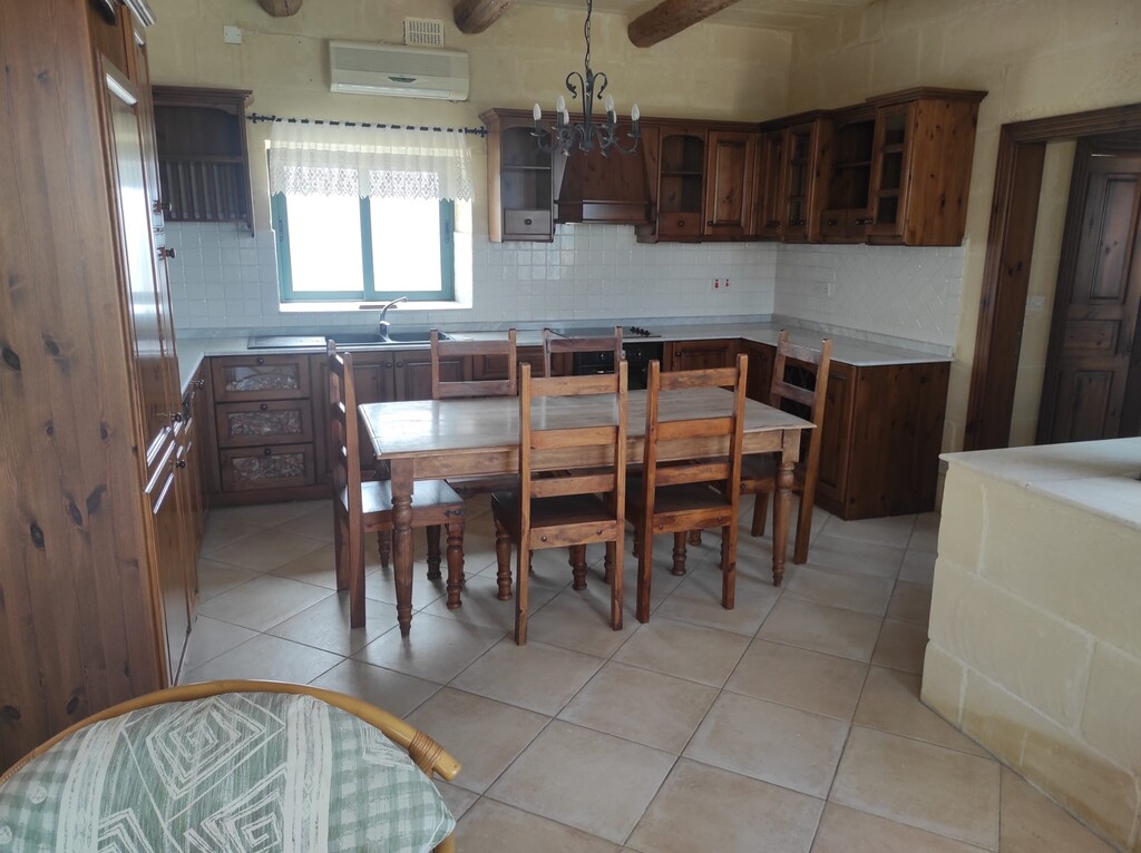 P_006840_Xaghra-villa-to-let-7-o