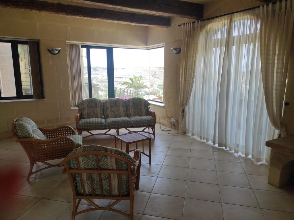 P_006840_Xaghra-villa-to-let-9-o
