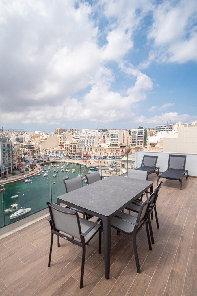 St Julians Seafront Penthouse's Image 20