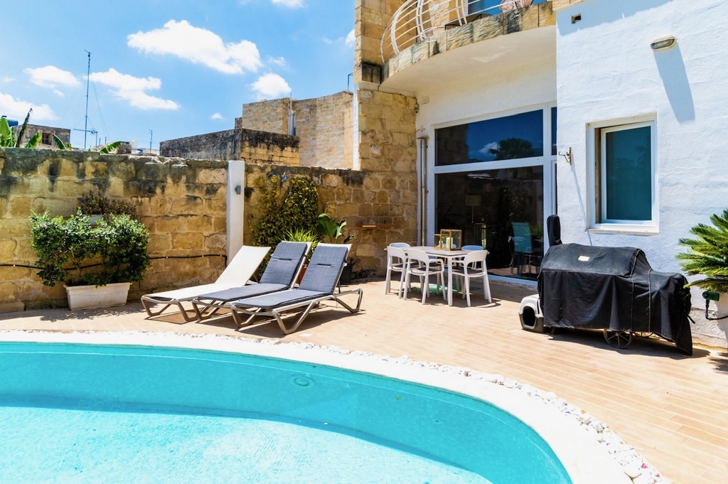 P_006925_Zebbug_house_of_charact