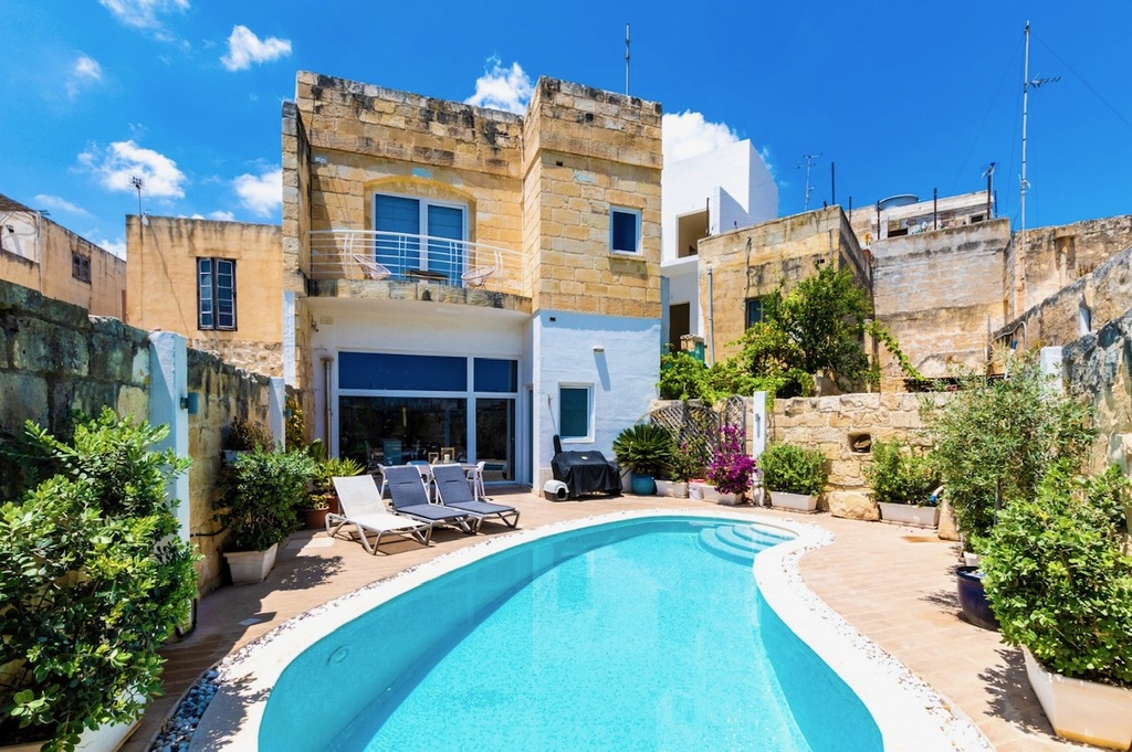 P_006925_Zebbug_house_of_charact