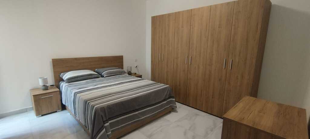 Pembroke, Furnished Maisonette's Image 3