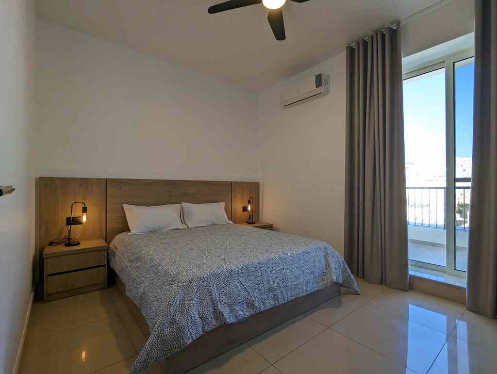 Gzira Furnished Penthouse's Image 8