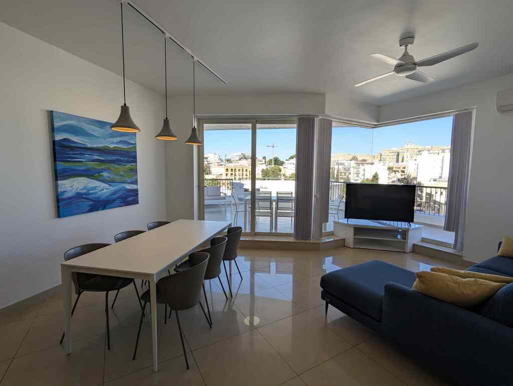 Gzira Furnished Penthouse's Image 7