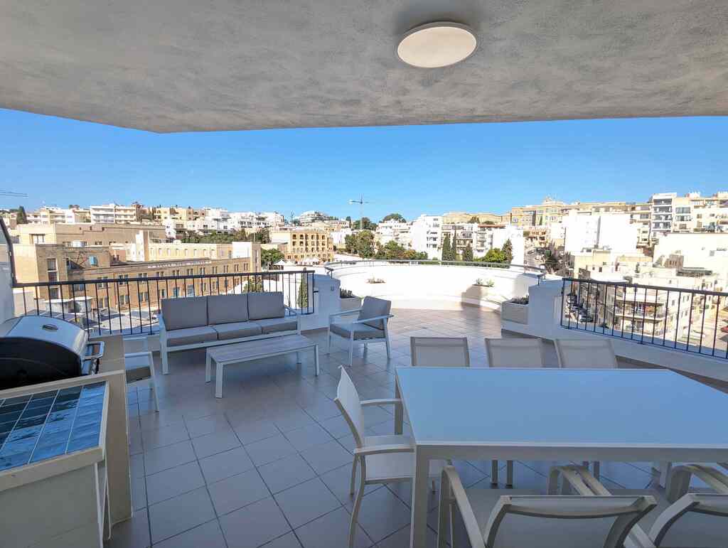 Gzira Furnished Penthouse's Image 5