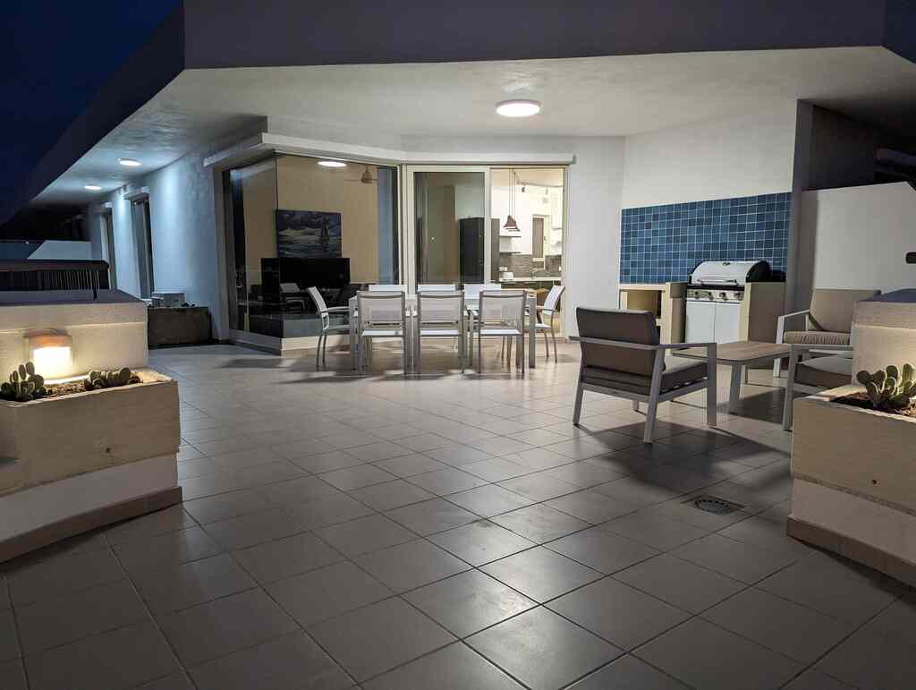 Gzira Furnished Penthouse's Image 4