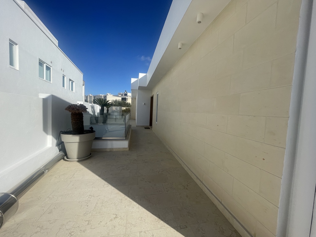 San Pawl tat-Targa Furnished Semi-detached Villa's Image 8