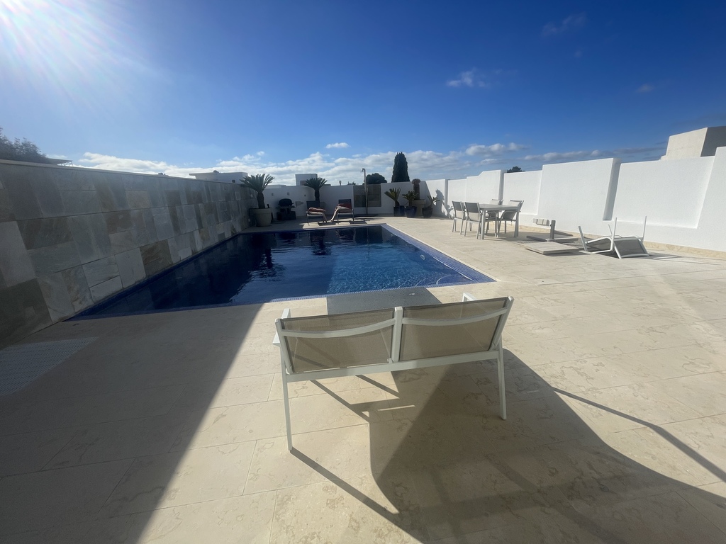 San_pawl_tat_targa_villa_to_let-family_friendly-oyster_christie's