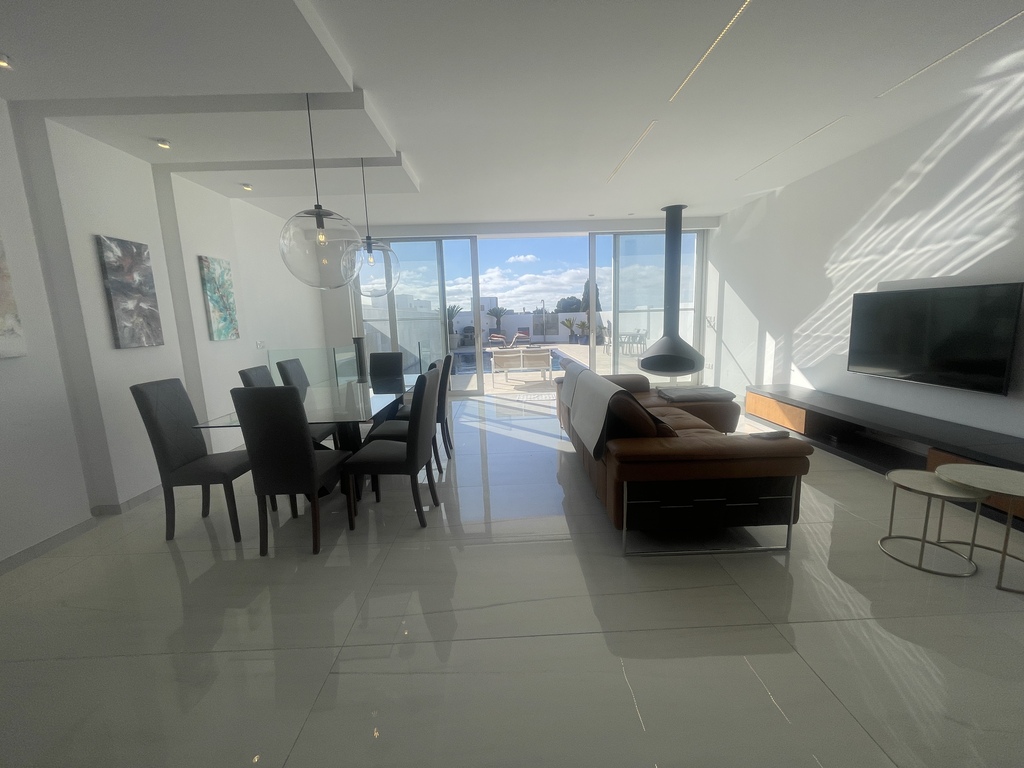 San_Pawl_tat_targa_villa_to_let-property_with_pool-oyster_christie's