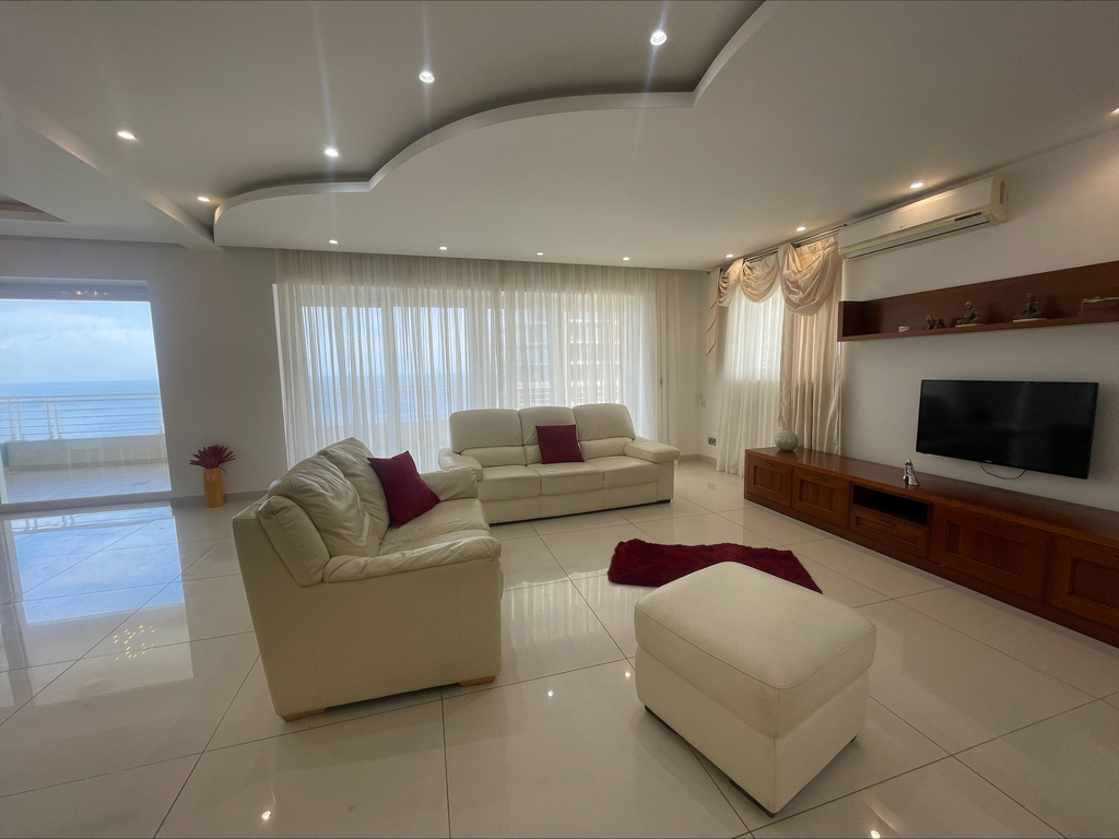 Malta_property_to_let-Fort_Cambridge_apartment_seafront-oyster_christie's