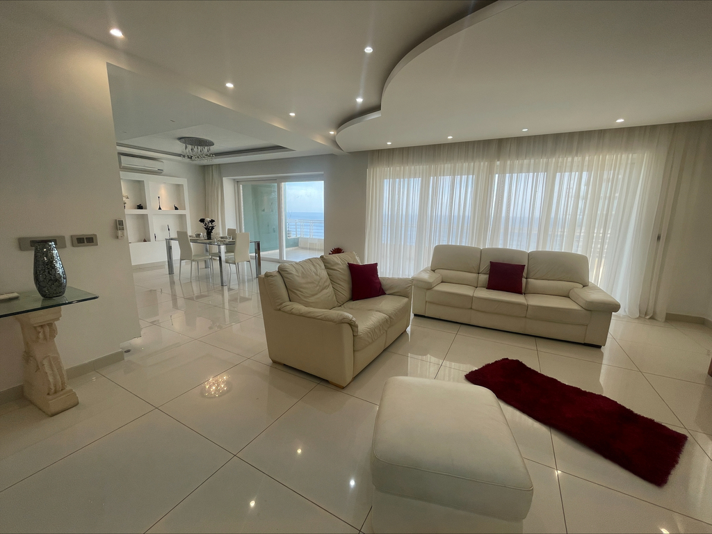 Malta_property_to_let-Fort_Cambridge_apartment_surrounding_gardens-oyster_christie's