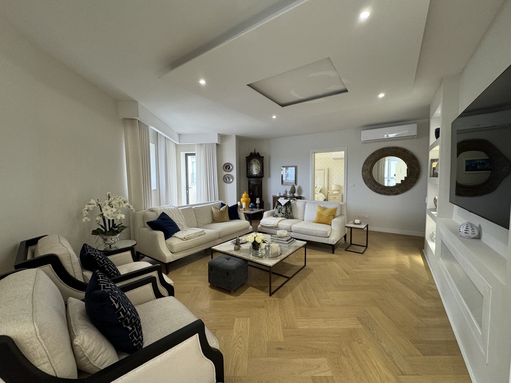St.Julians_apartment_for_letting-Malta_property_distant_sea_view-oyster_christie's