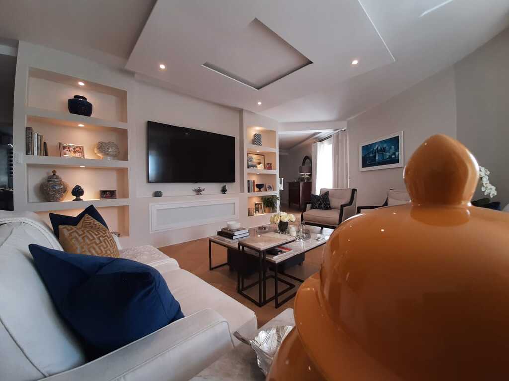 St.Julians_apartment_for_letting-Malta_property_restaurants-oyster_christie's