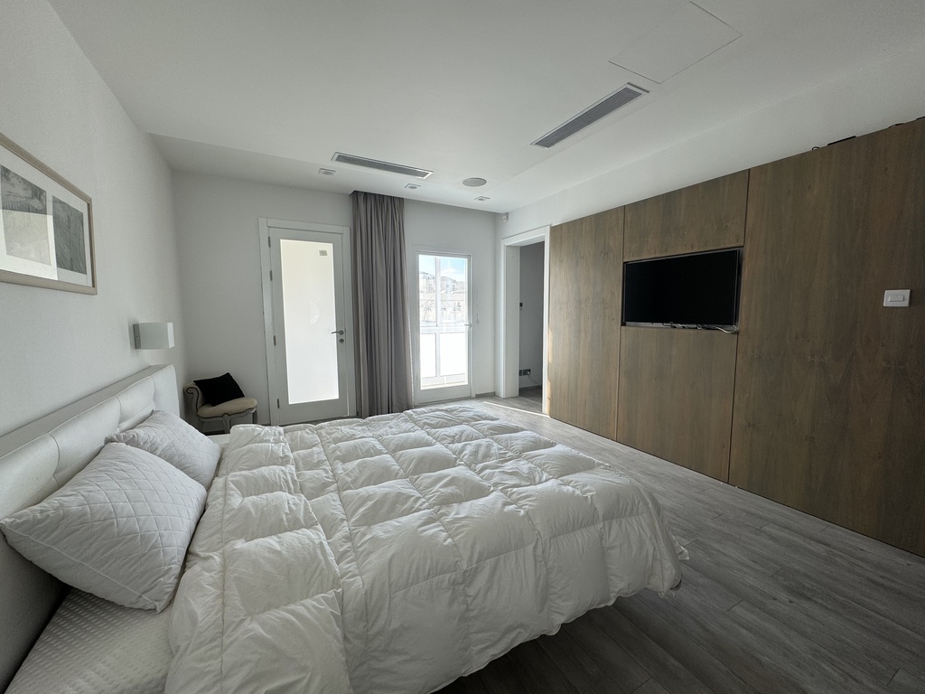 Sliema Furnished Apartment's Image 6