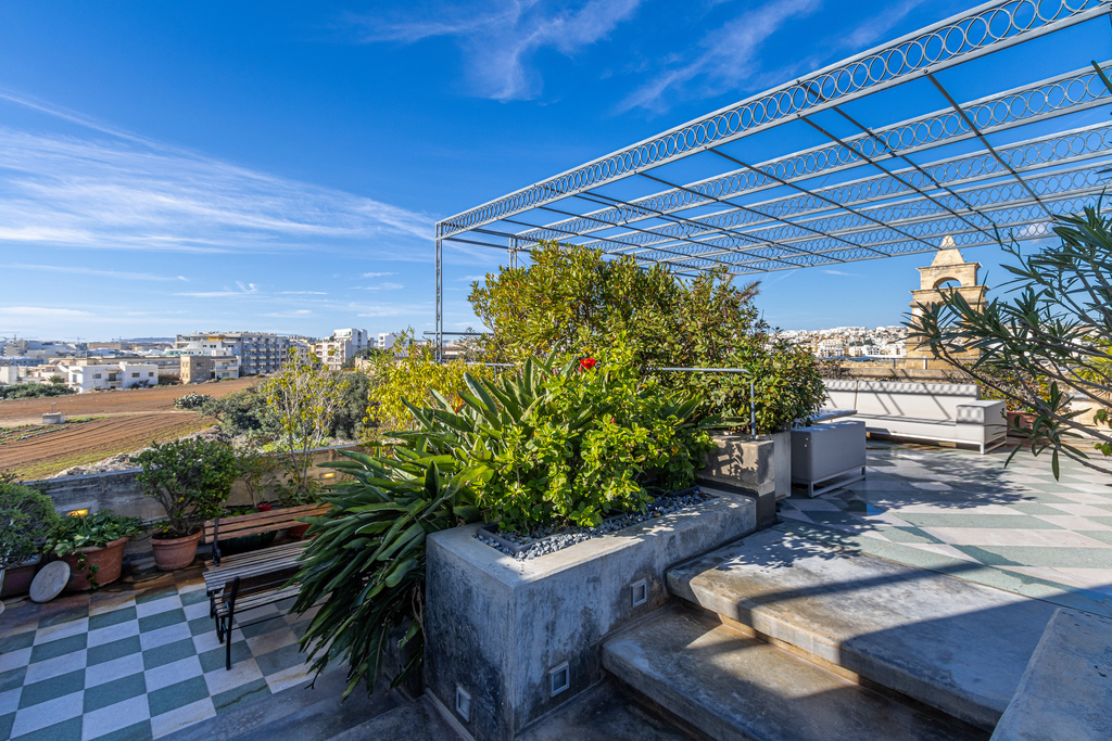 Ta'Xbiex_villa_for_sale-5-Oyster_christie's_international_real_estate