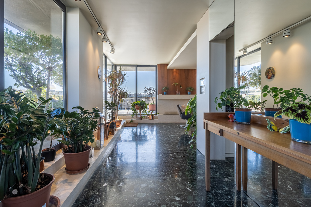 Ta' Xbiex Finished Semi-detached Villa's Image 4