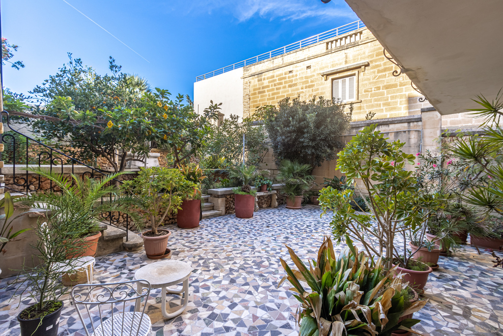 Ta' Xbiex Finished Semi-detached Villa's Image 21