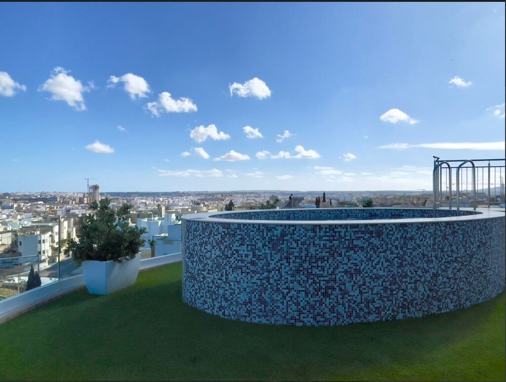 St.Julians-penthouse-to-let-4-oyster-christie's