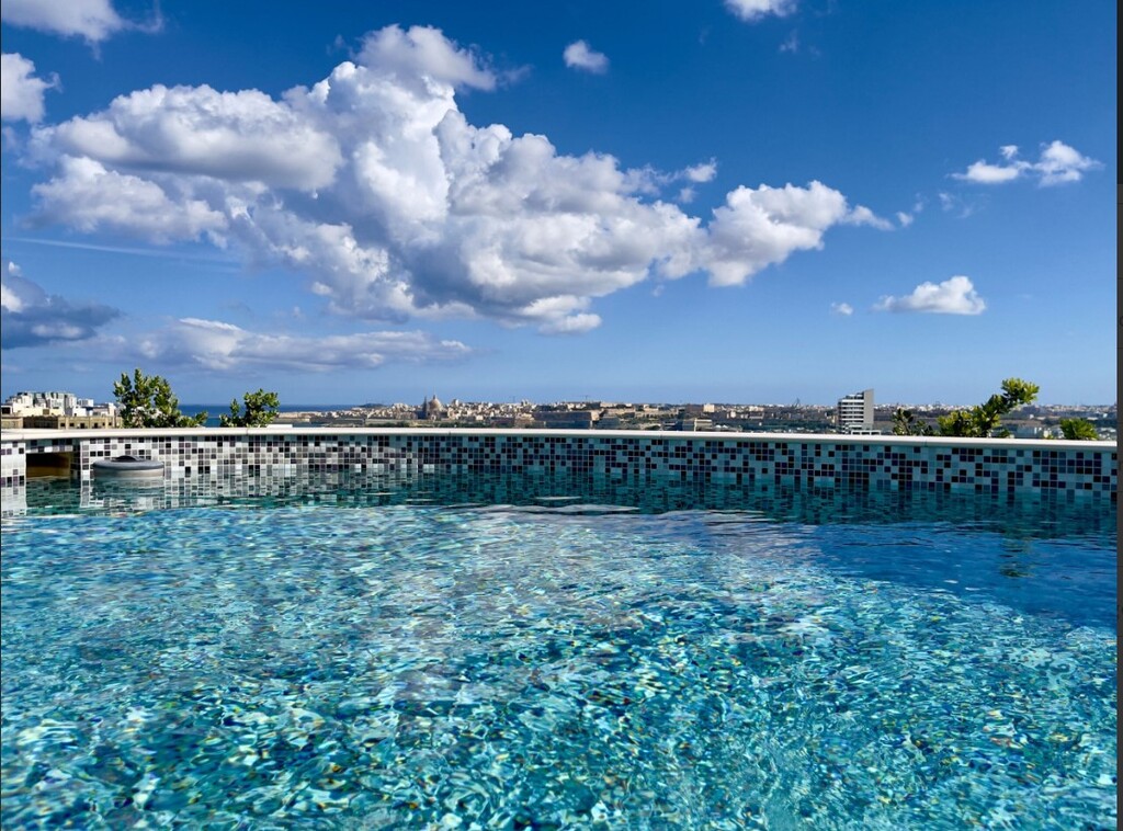 St.Julians-penthouse-to-let-3-oyster-christie's