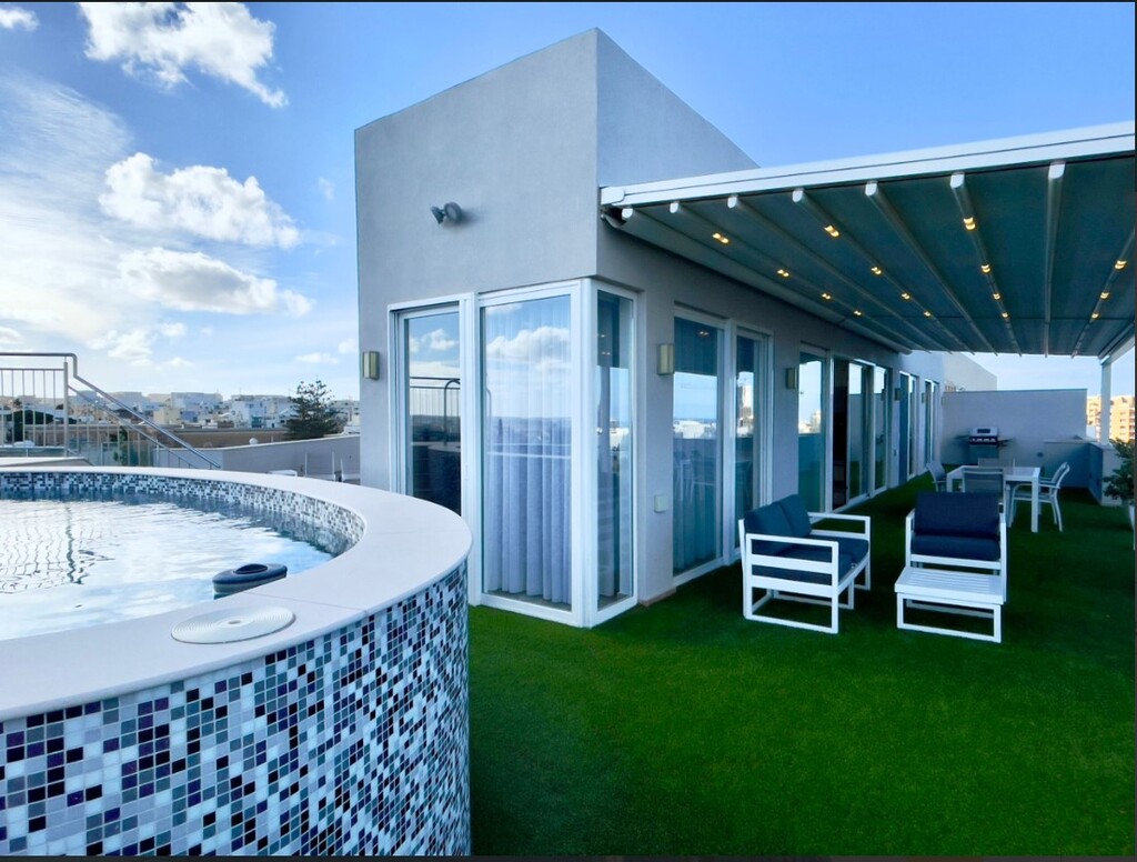 St Julians Furnished Penthouse's Image 3