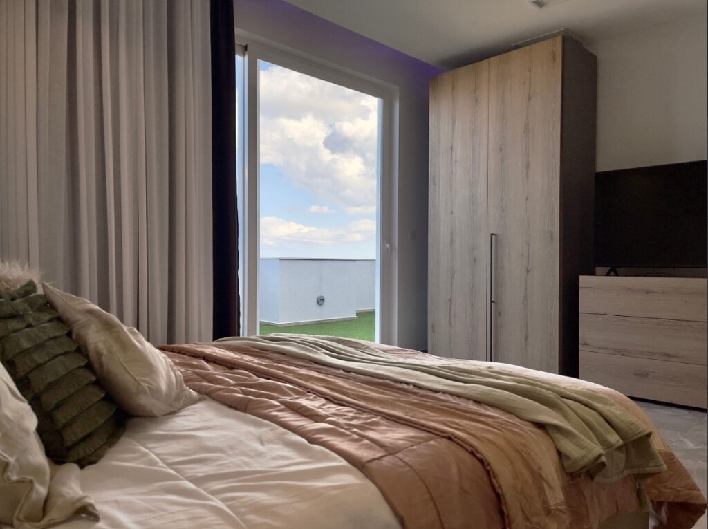 St Julians Furnished Penthouse's Image 10