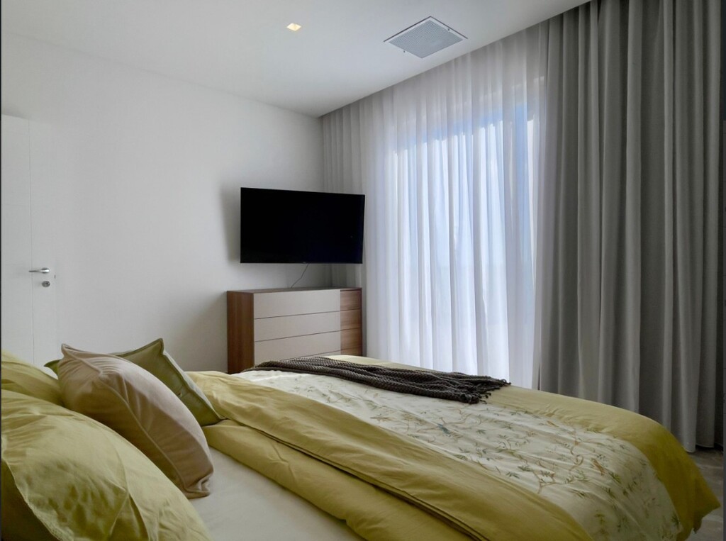St Julians Furnished Penthouse's Image 12