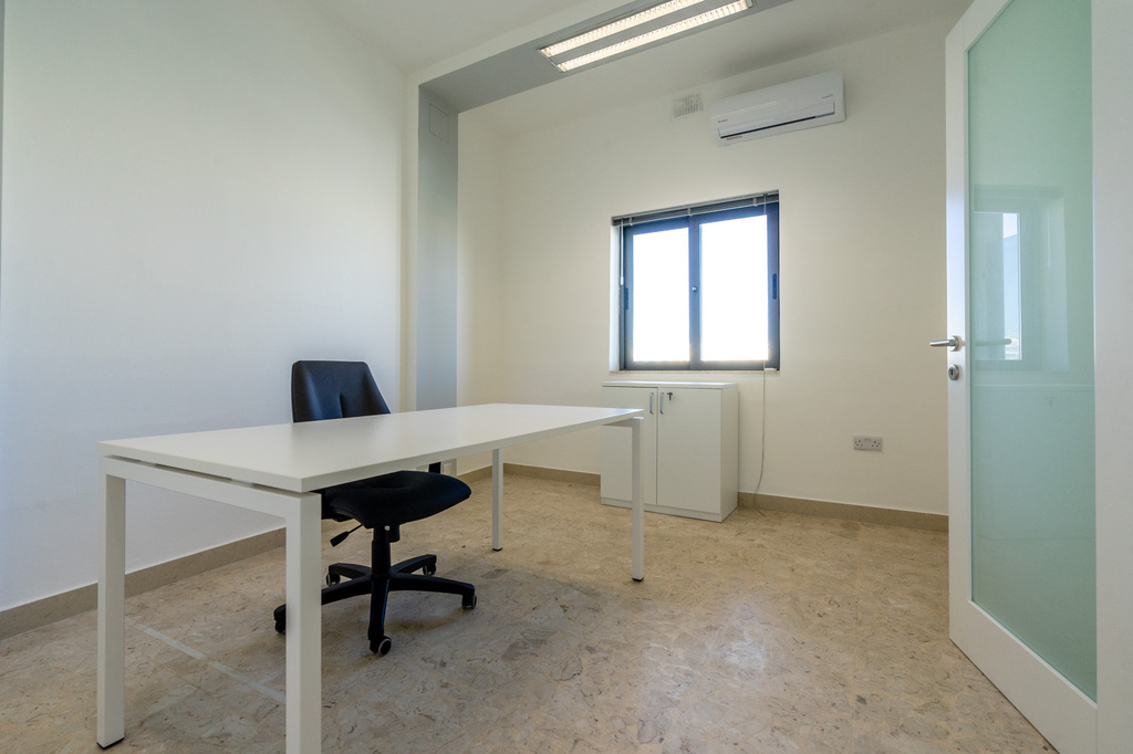 Pieta Fully Equipped Office's Image 7