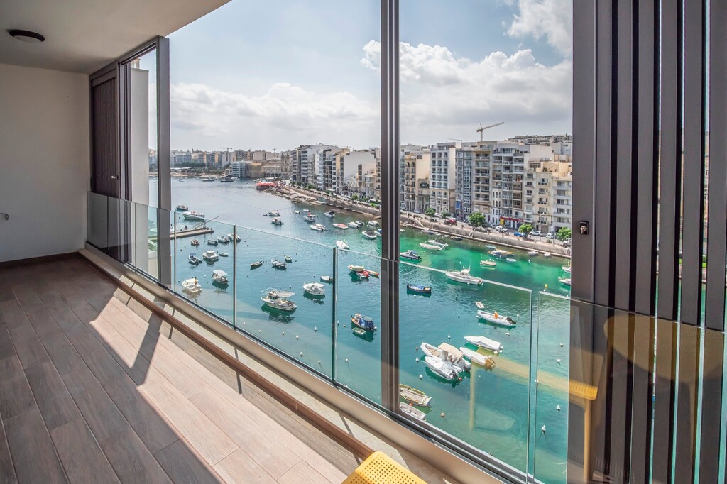 St.Julians_apartment_for-sale-property_scenic_view-oyster_christie's
