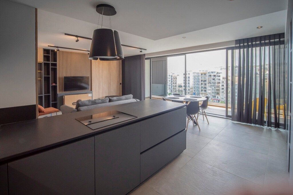 St Julians Luxury Apartment's Image 8